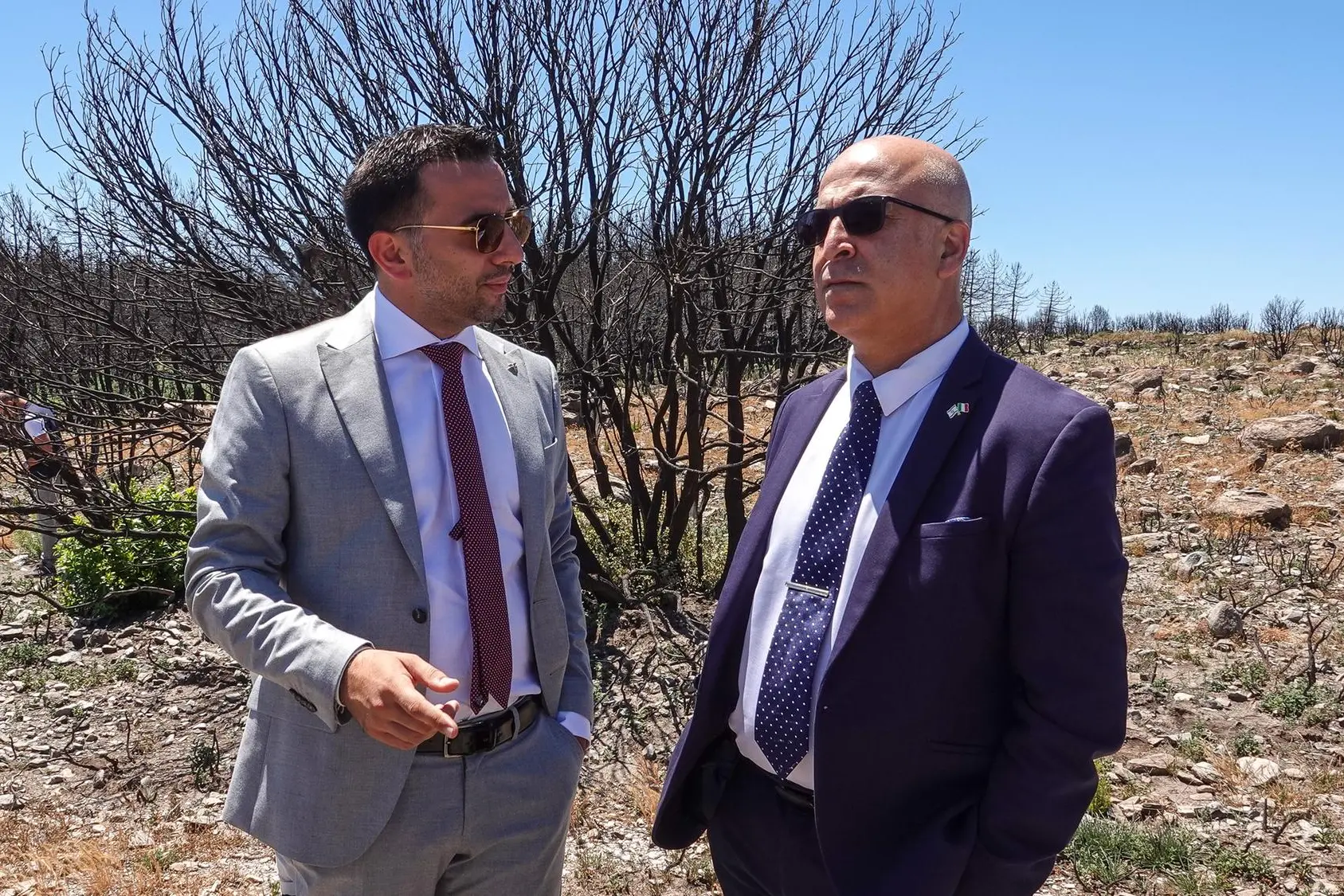 Il sopralluogo dell'ambasciatore israeliano e dell'assessore Lampis e del Montiferru (foto Regione Sardegna)