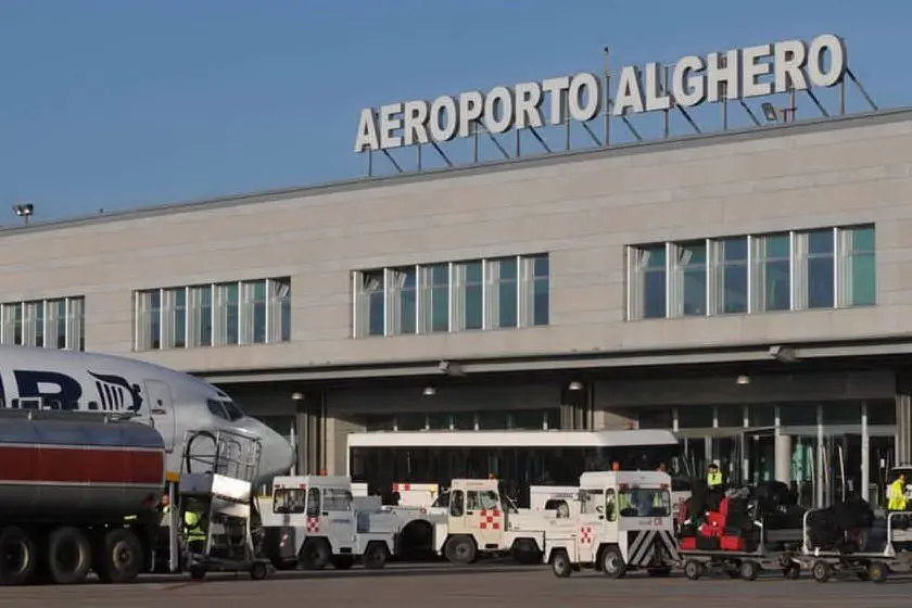 L'aeroporto di Alghero (Archivio L'Unione Sarda)