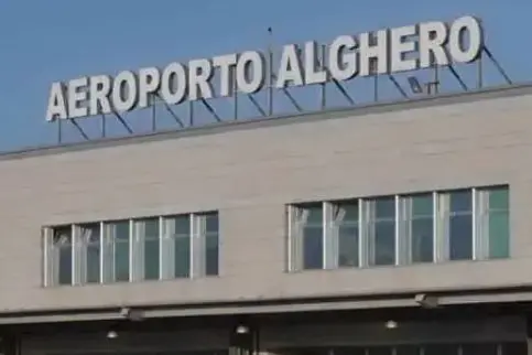 L'aeroporto di Alghero (Archivio)