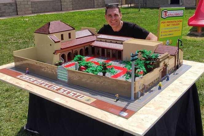 A Sestu una copia di “Casa Ofelia” realizzata con 22mila mattoncini Lego