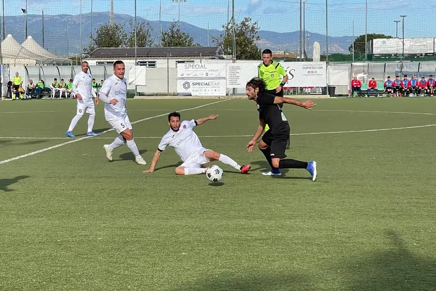 La Ferrini in campo nella sua ultima partita prima dello stop, col Guspini (foto Riccardo Spignesi)