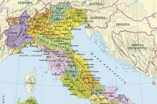 La carta geografica dell'Italia