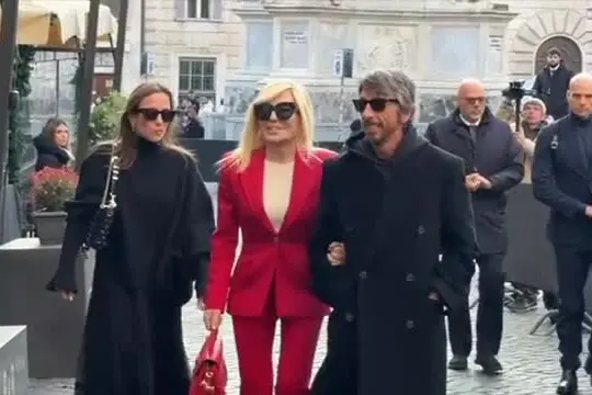 Donatella Versace e Matteo Marzotto alla camera ardente di Valentino