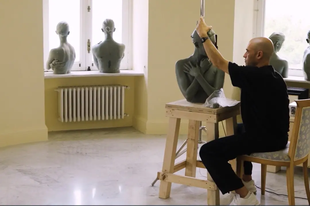 Nel 'mondo' privato di Jago, dove le idee si fanno scultura