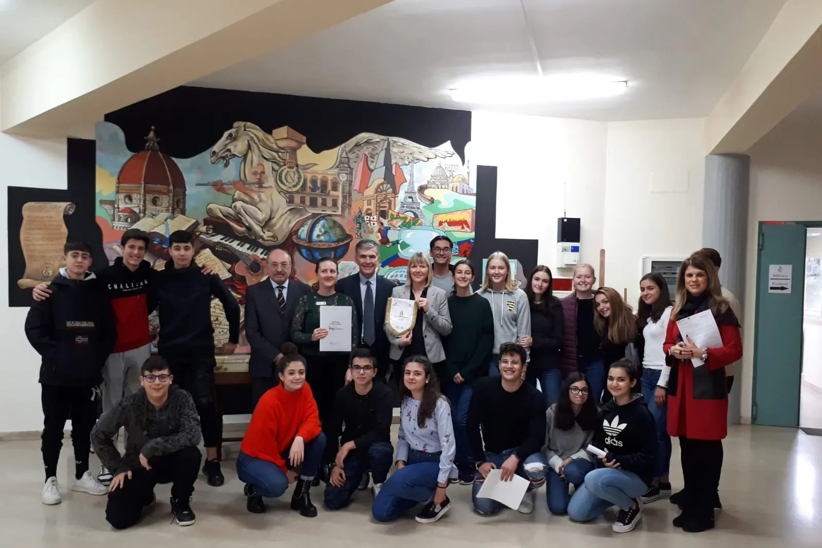 Studenti del liceo e dell'istituto tecnico pronti a partire (foto Oggianu)