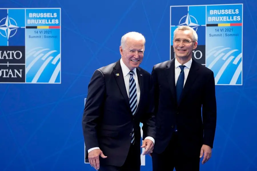 Il presidente americano Joe Biden e il segretario generale della Nato Jens Stoltenberg (Ansa)