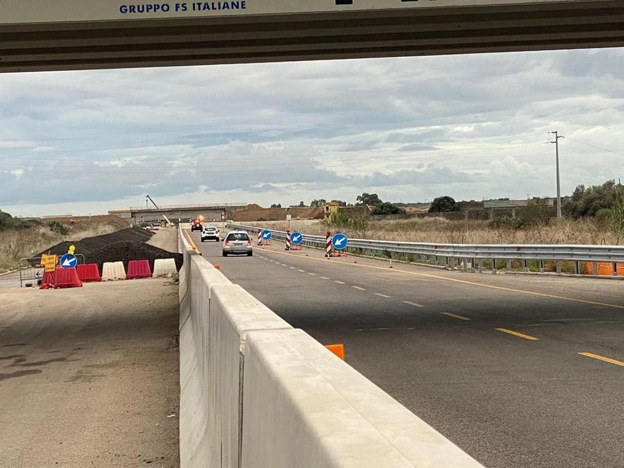 Nuraminis, arriva l’asfalto drenante: nuove deviazioni sulla 131