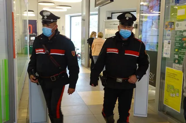 (foto carabinieri)