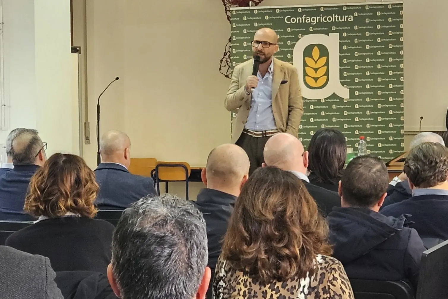 Il presidente Stefano Taras durante l'assemblea regionale.