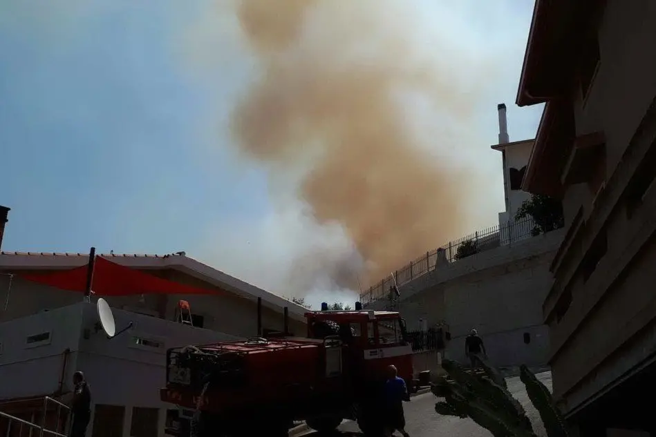 Incendio in corso a Gonnesa