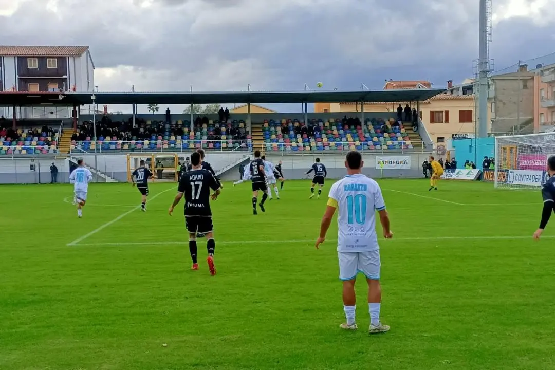 Un'immagine della gara d'andata tra Olbia e Cesena (foto Giagnoni)