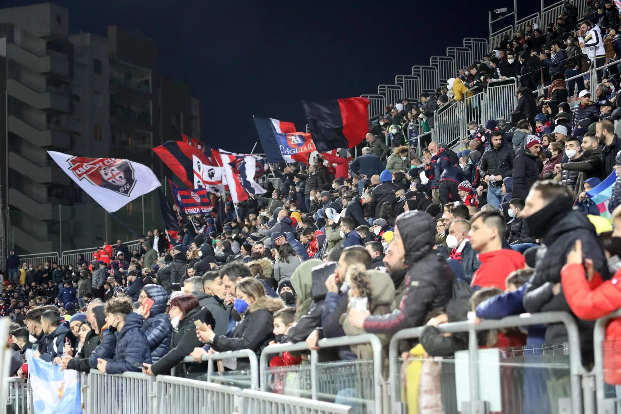 09 aprile 2022. Campionato di calcio serie A Unipol domus Cagliari - Juventus 1-2. Tifosi allo stadio. Foto Max Solinas