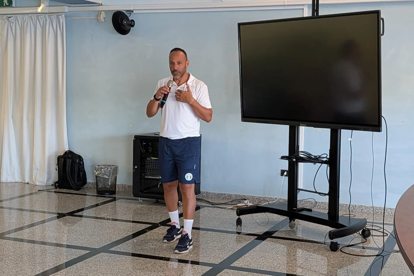L’allenatore del Santa Teresa Fabio Levacovich durante la presentazione