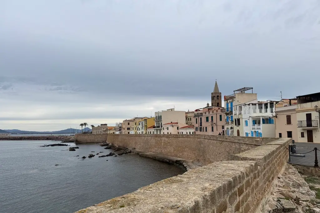 Il centro storico di Alghero (foto archivio)