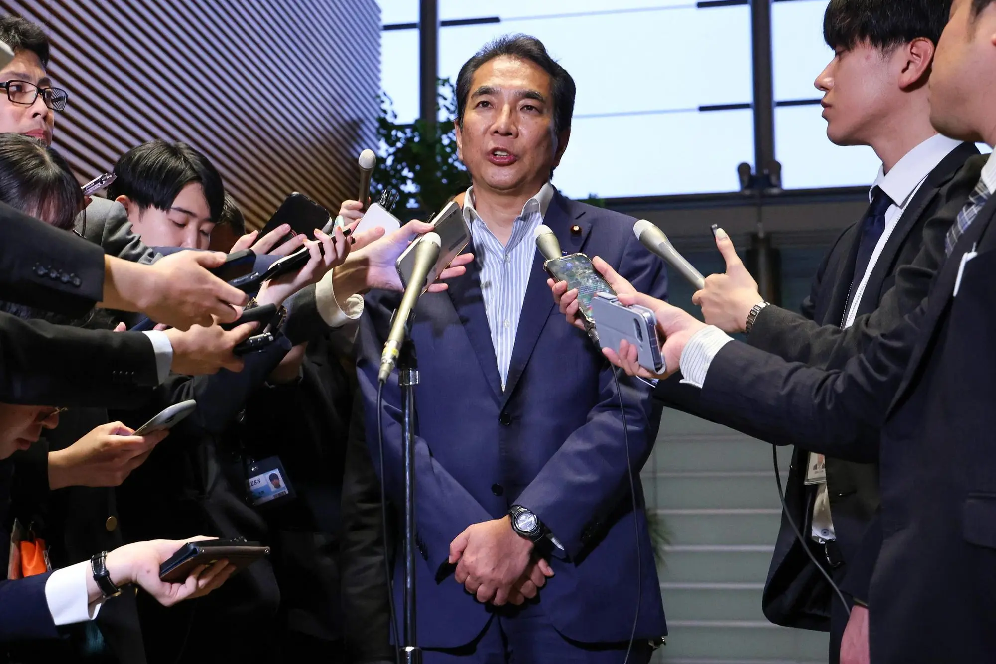 Il ministro giapponese (foto Ansa/Epa)