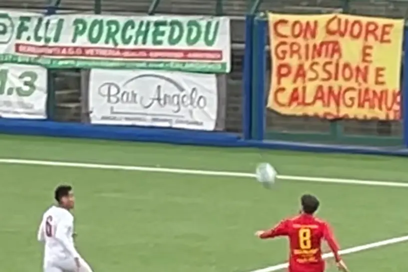 Il centrocampista del Calangianus, Simone Saiu ( Lor.D. Pischedda)