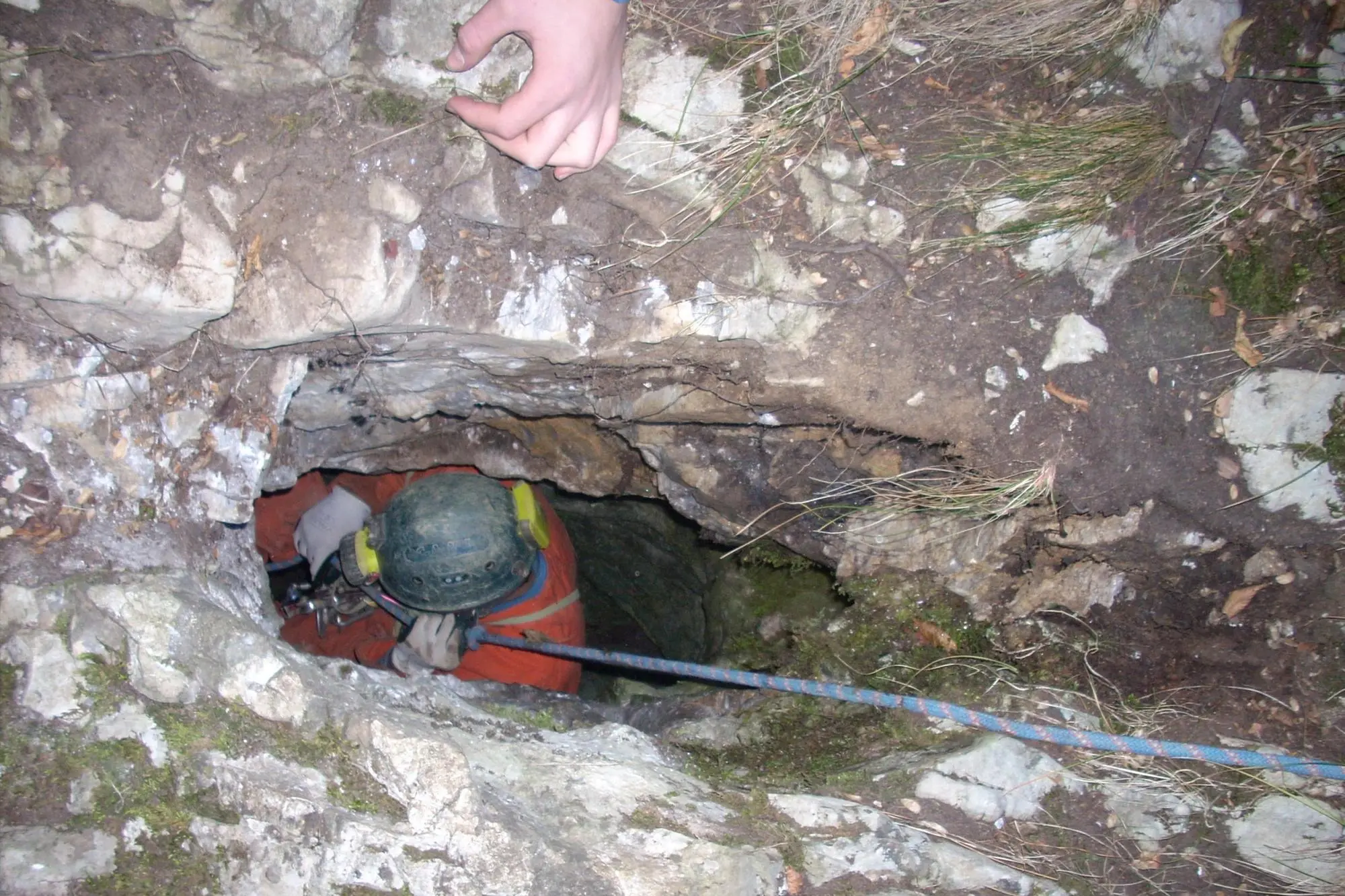 L'intervento nella grotta di Garessio, nel Cuneese, dove era bloccato lo speleologo