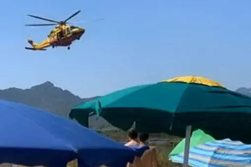 L'intervento dell'elicottero (da Videolina)