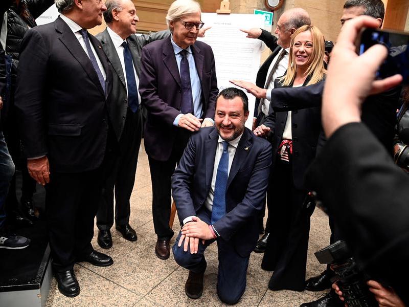 Salvini: “Preoccupato per il Paese, chiederò a Draghi di guidare una pacificazione nazionale”