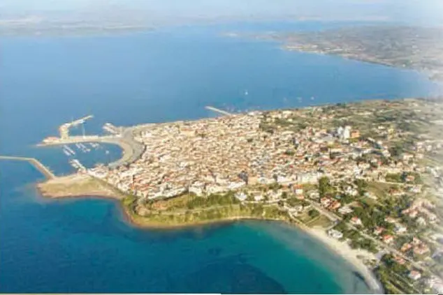 Panorama di Calasetta (dal sito del Comune)