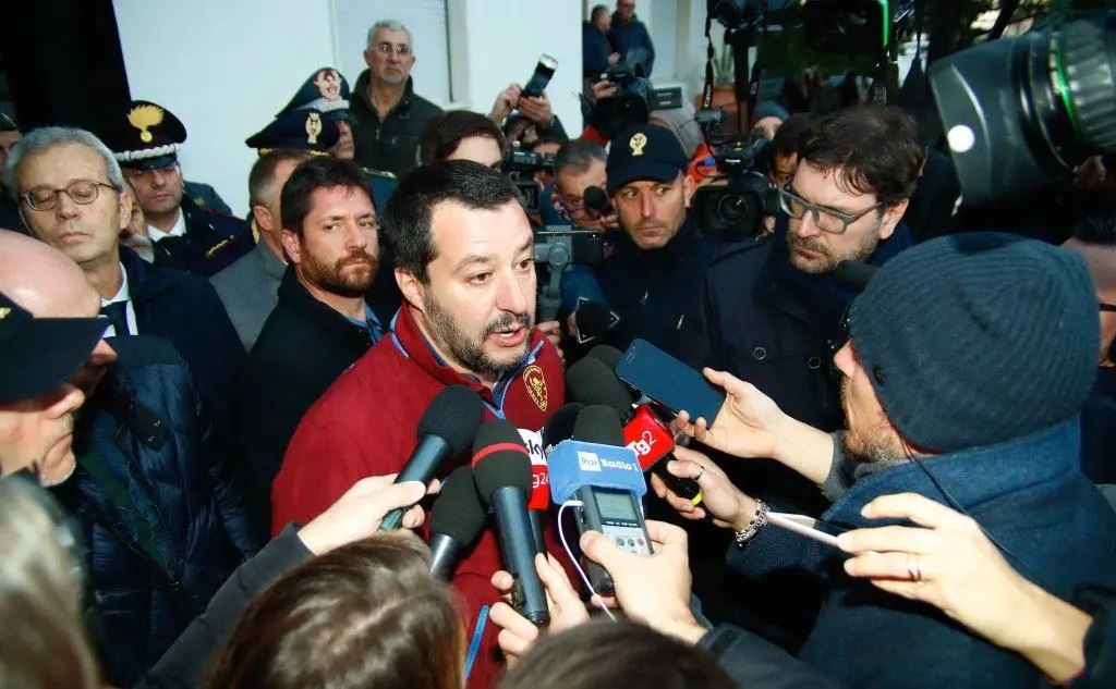Il ministro dell'Interno Matteo Salvini all'esterno della discoteca Lanterna Azzurra (Ansa)