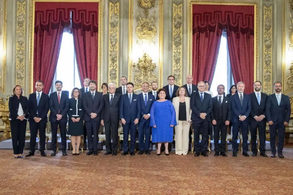 Il governo al completo (Ansa)