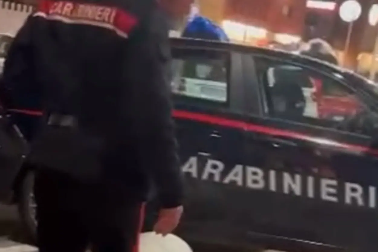 L'intervento dei carabinieri in via Calamattia