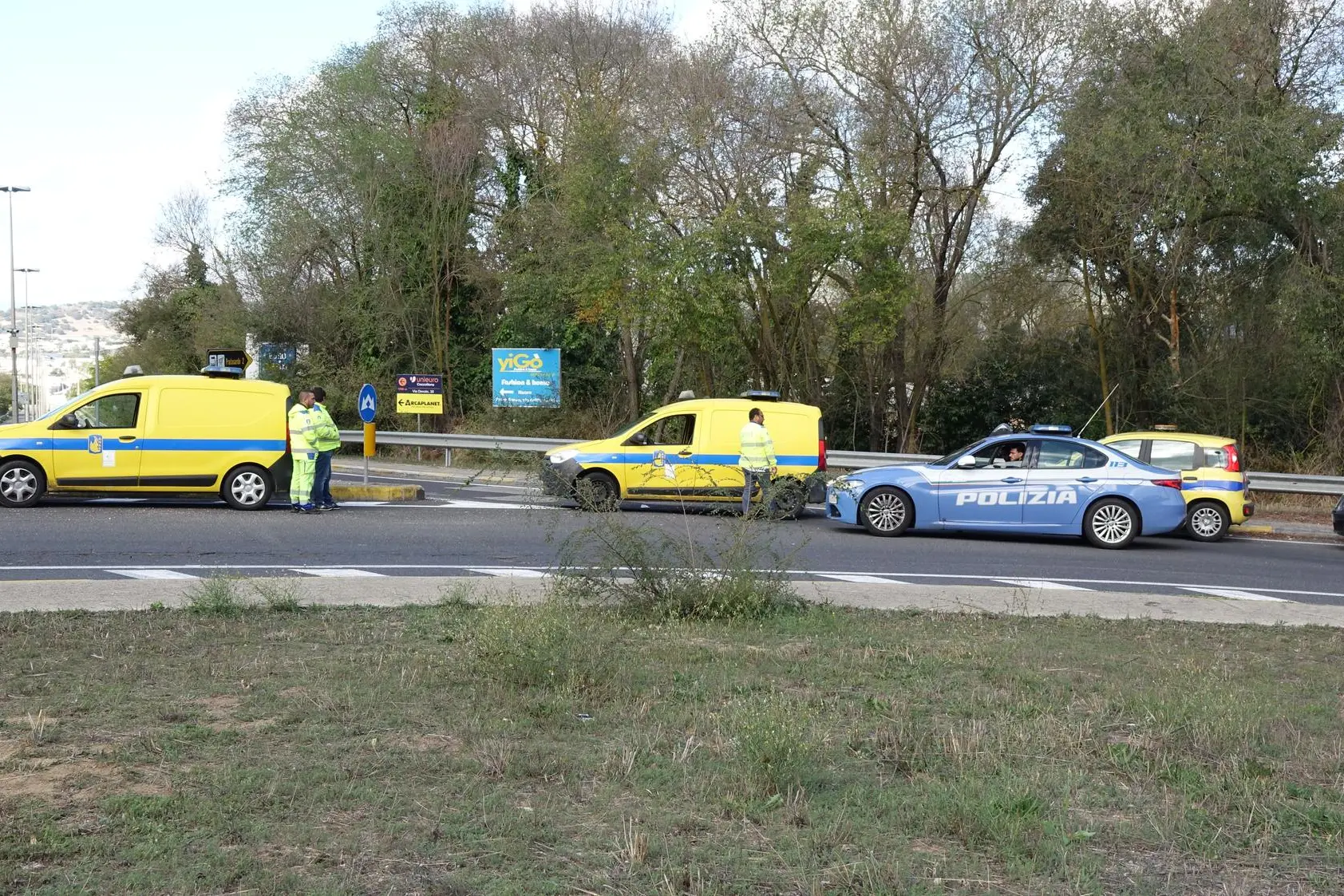 Polizia a Pratosardo dopo l'assalto (L'Unione Sarda)