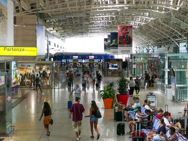 L'aeroporto di Cagliari (archivio L'Unione Sarda)