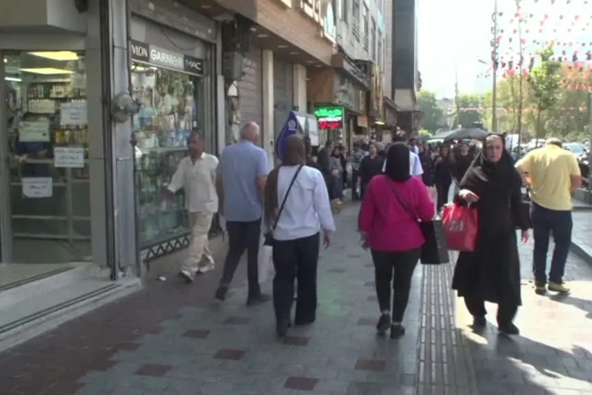 Escalation in Medio Oriente, la gente a Teheran: "Situazione orribile"