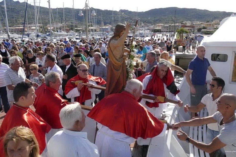 Arzachena, falò e corteo a mare: è la festa di San Giovanni