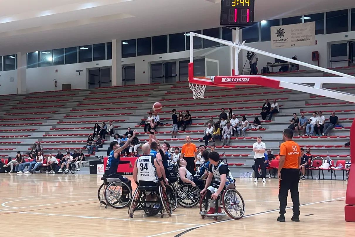 Una fase della finale tra Dinamo Lab e Porto Torres (foto concessa)