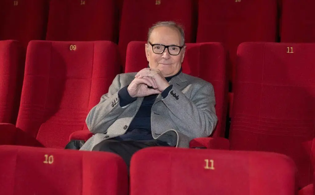 Il neo 90enne Ennio Morricone, musicista classico e compositore amatissimo dai registi di tutto il mondo (Ansa)