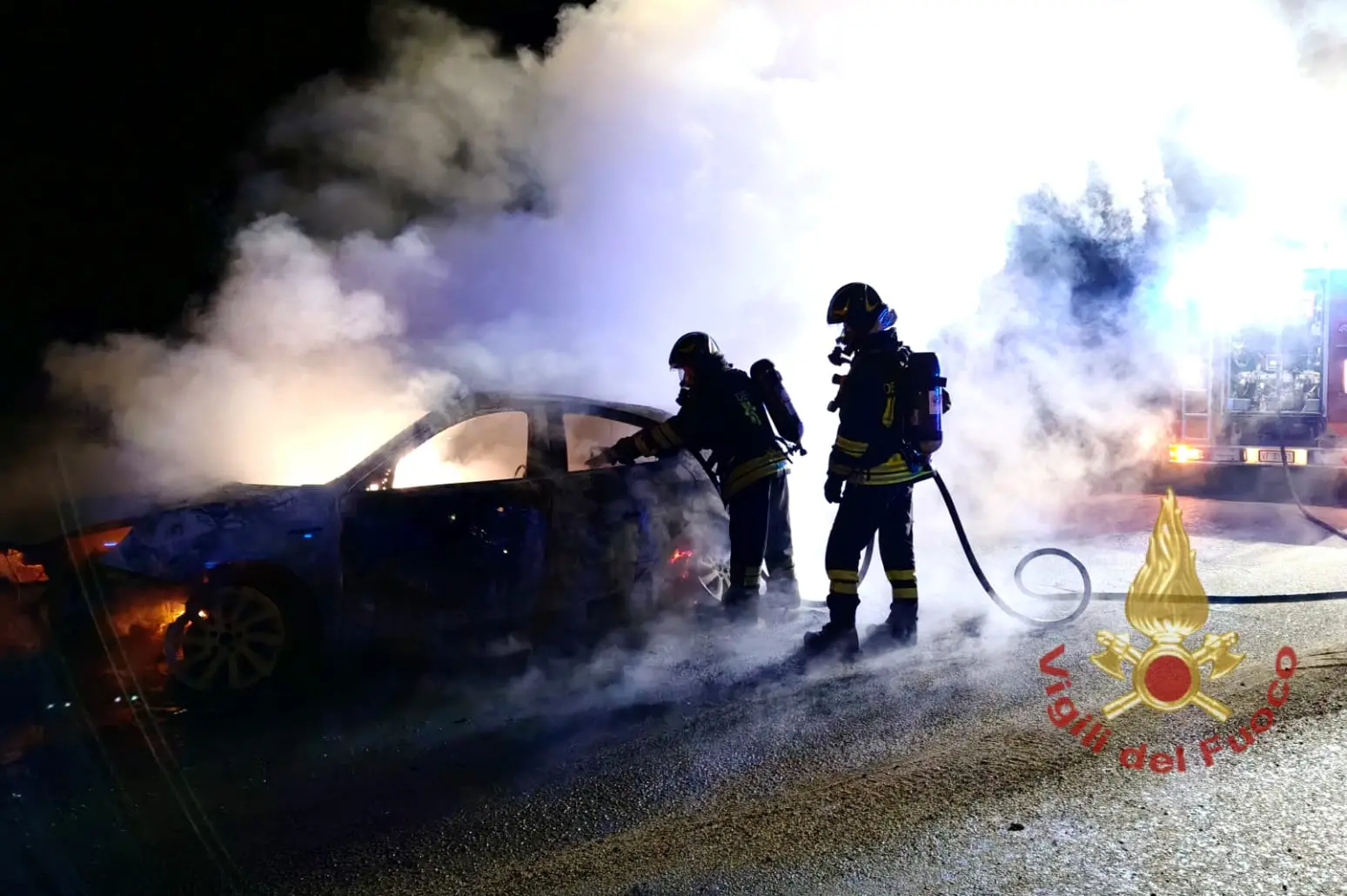 L'auto incendiata a Villasor