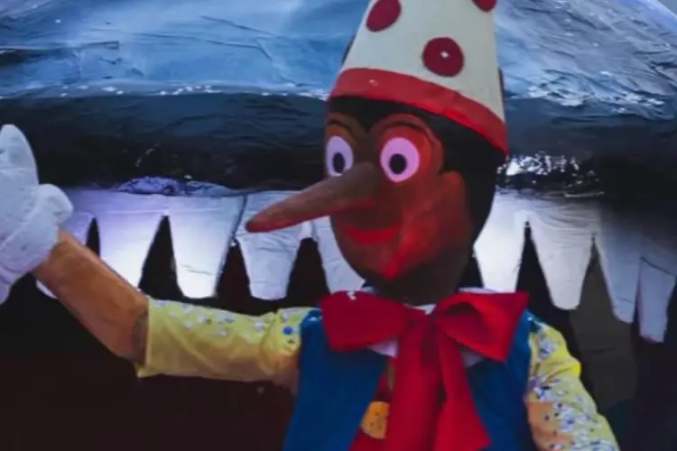 Uno dei carri allegorici a Ossi (foto concessa)