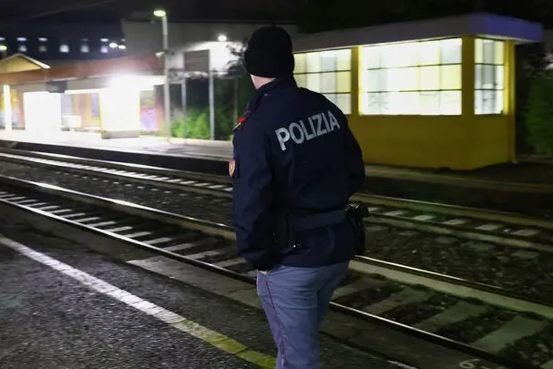 Deceduto ragazzo di 15 anni travolto dal treno nella stazione di Chiari, Brescia, 22 gennaio 2023. Ansa/Filippo Venezia