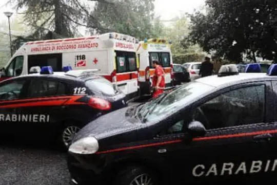 Carabinieri e ambulanze