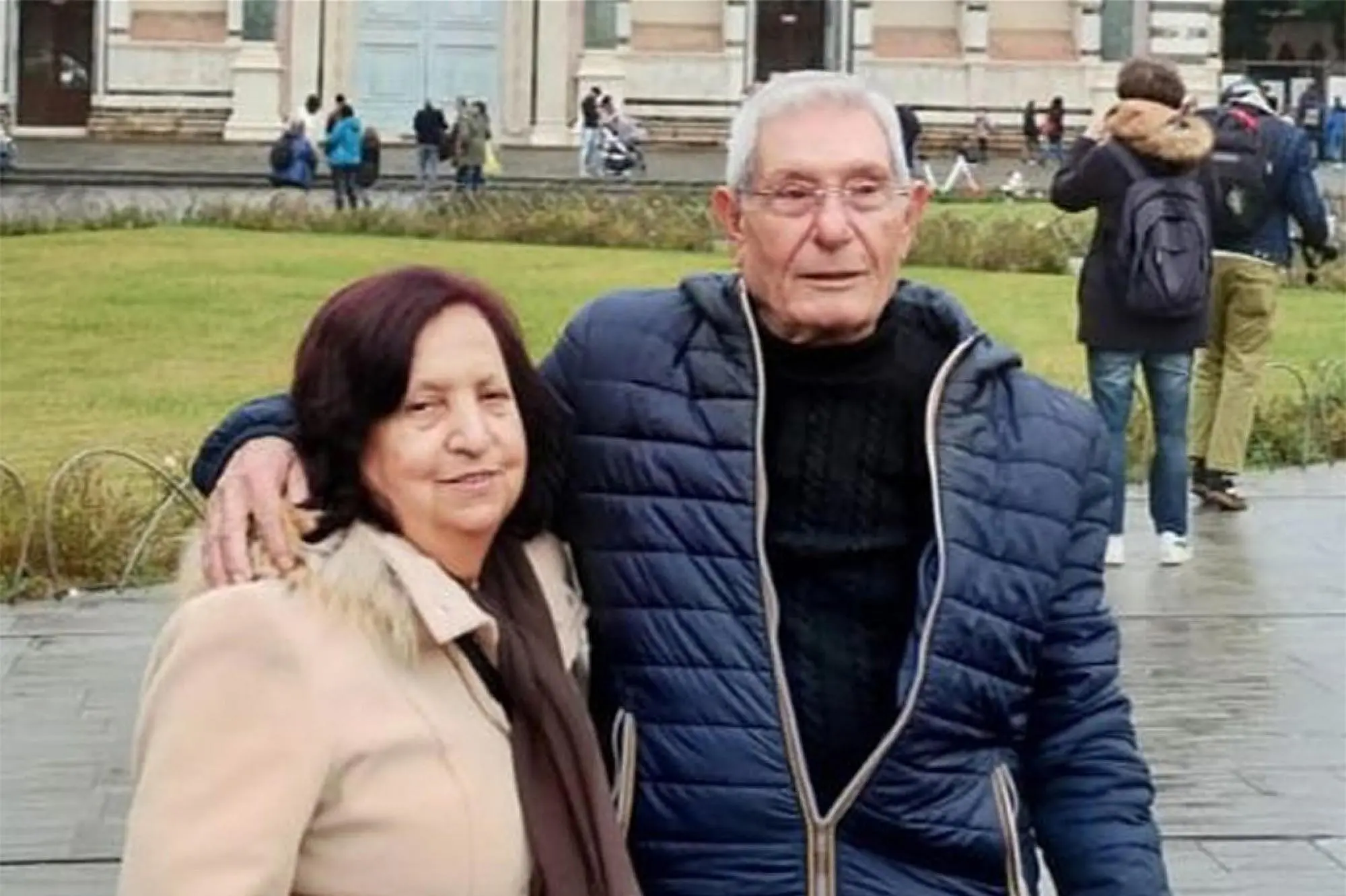 I coniugi Luigi Gulisano e Marisa Dessì, trovati morti nel loro appartamento di via Ghibli a Cagliari il 5 dicembre 2024