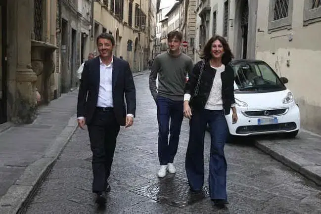 Matteo Renzi, la moglie Agnese e il figlio (Ansa)