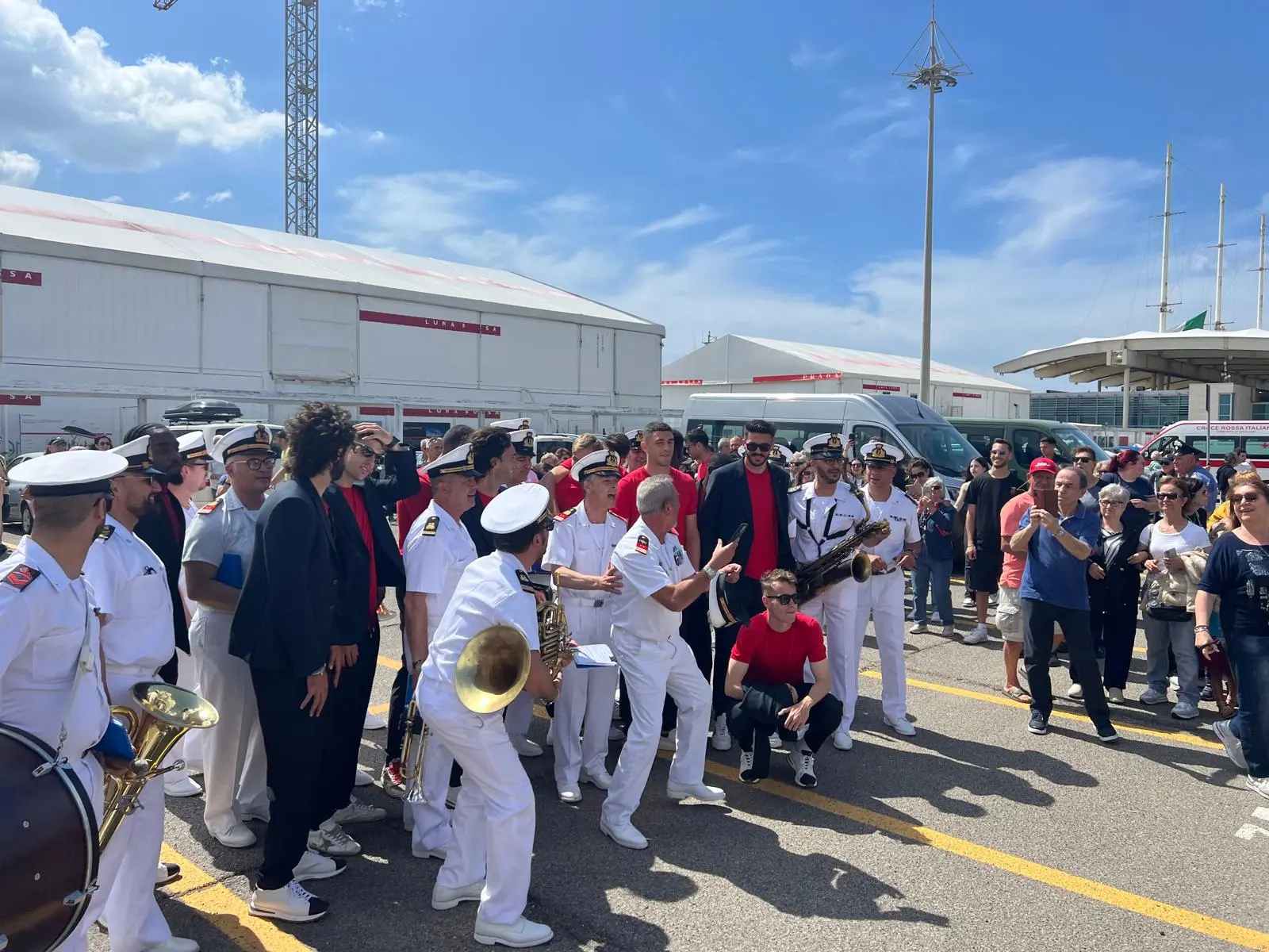 La visita del Cagliari Calcio alla nave Amerigo Vespucci (foto Madeddu)