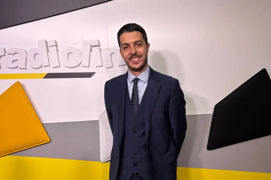 Giovanni Porrà negli studi di Radiolina