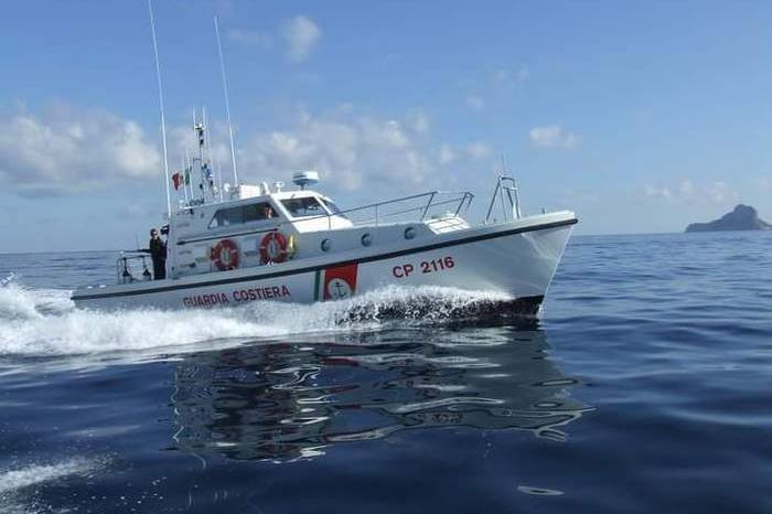 Golfo Aranci, la Guardia costiera dichiara guerra ai “cafoni del mare”
