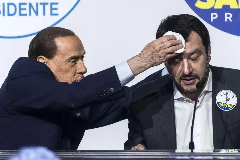 Berlusconi e Salvini pochi giorni prima delle elezioni del 4 marzo (foto Ansa)