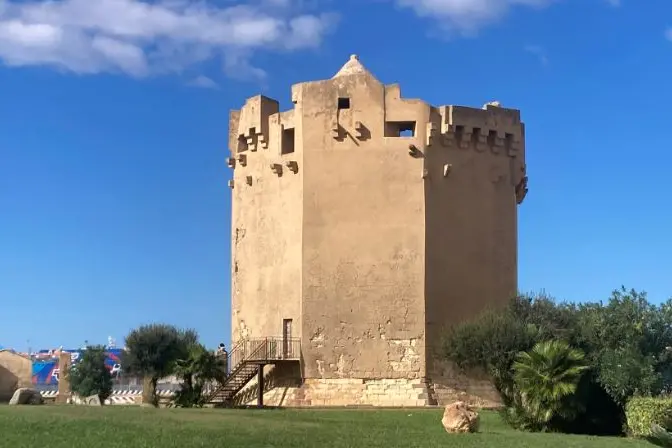La Torre Aragonese a Porto Torres (foto Pala)