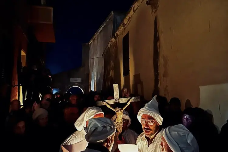 Il Lunissanti a Castelsardo (foto concessa)