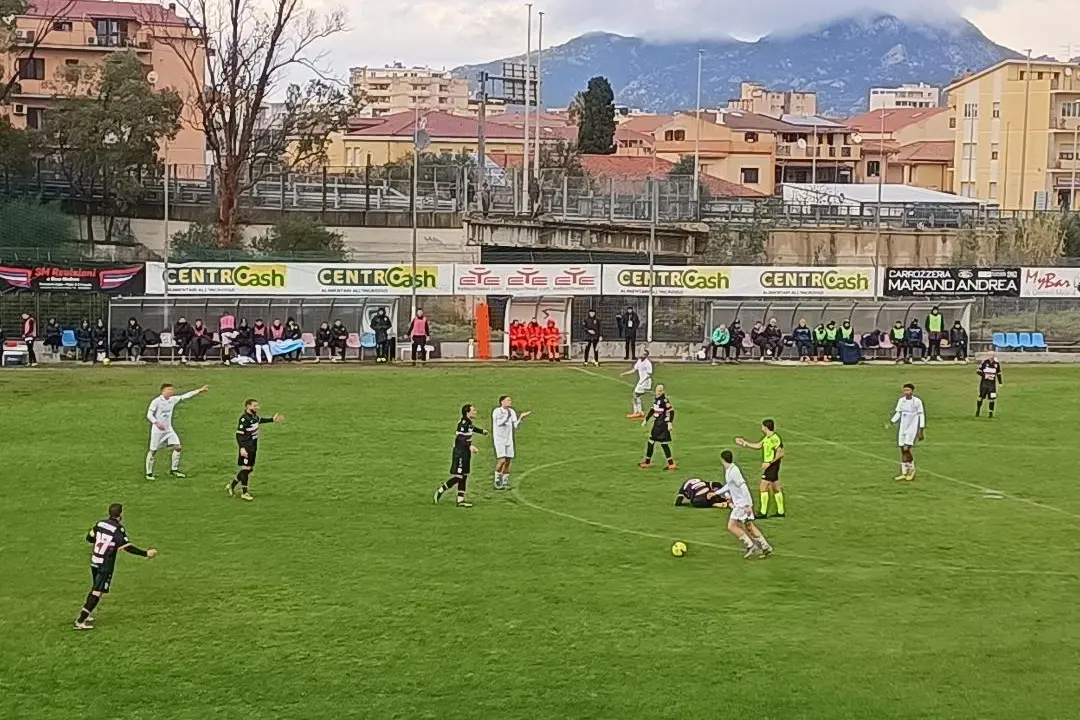 Una fase del match Olbia-Rimini di domenica scorsa (foto Ilenia Giagnoni)