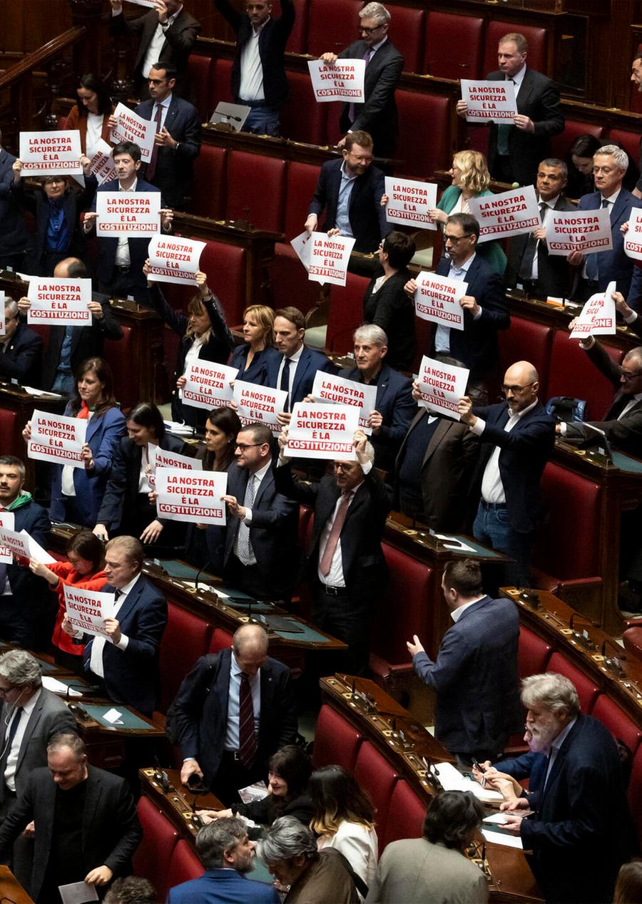 Sicurezza, decreto corretto in extremis