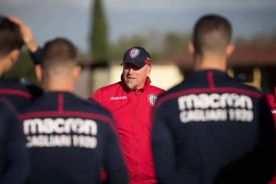 L'allenatore del Cagliari Rolando Maran (foto da Twitter)