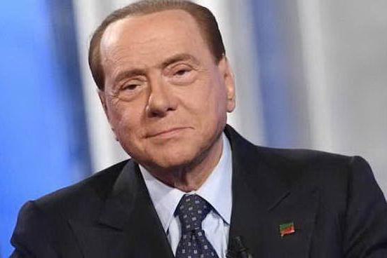 Berlusconi interviene al comizio: &quot;Sto lottando contro una malattia infernale&quot;