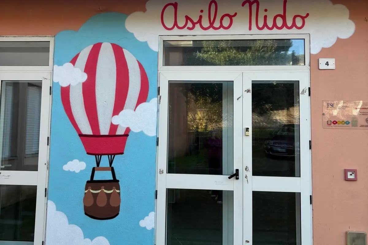 L'ingresso della scuola (Foto concessa)